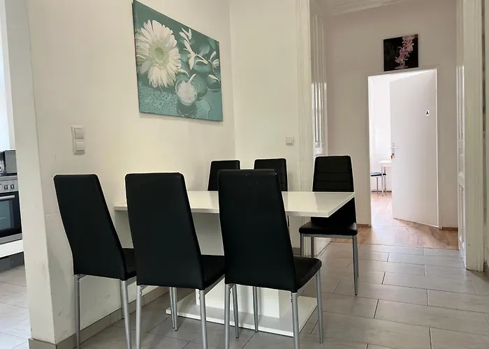 Spacious 4br For Friends & Families Apartment *