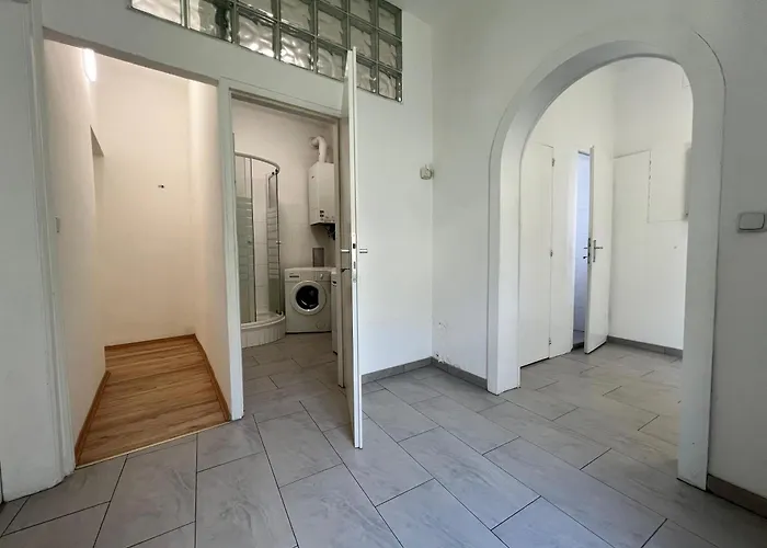 Apartment Spacious 4br For Friends & Families